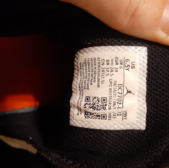 Jordan shoes - Picture 2 of 5